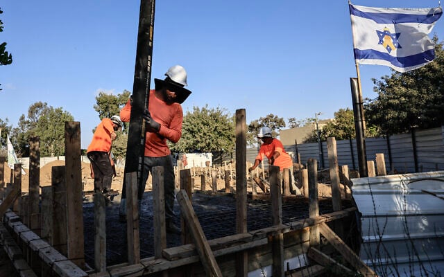 Rebuilding in Nir Oz